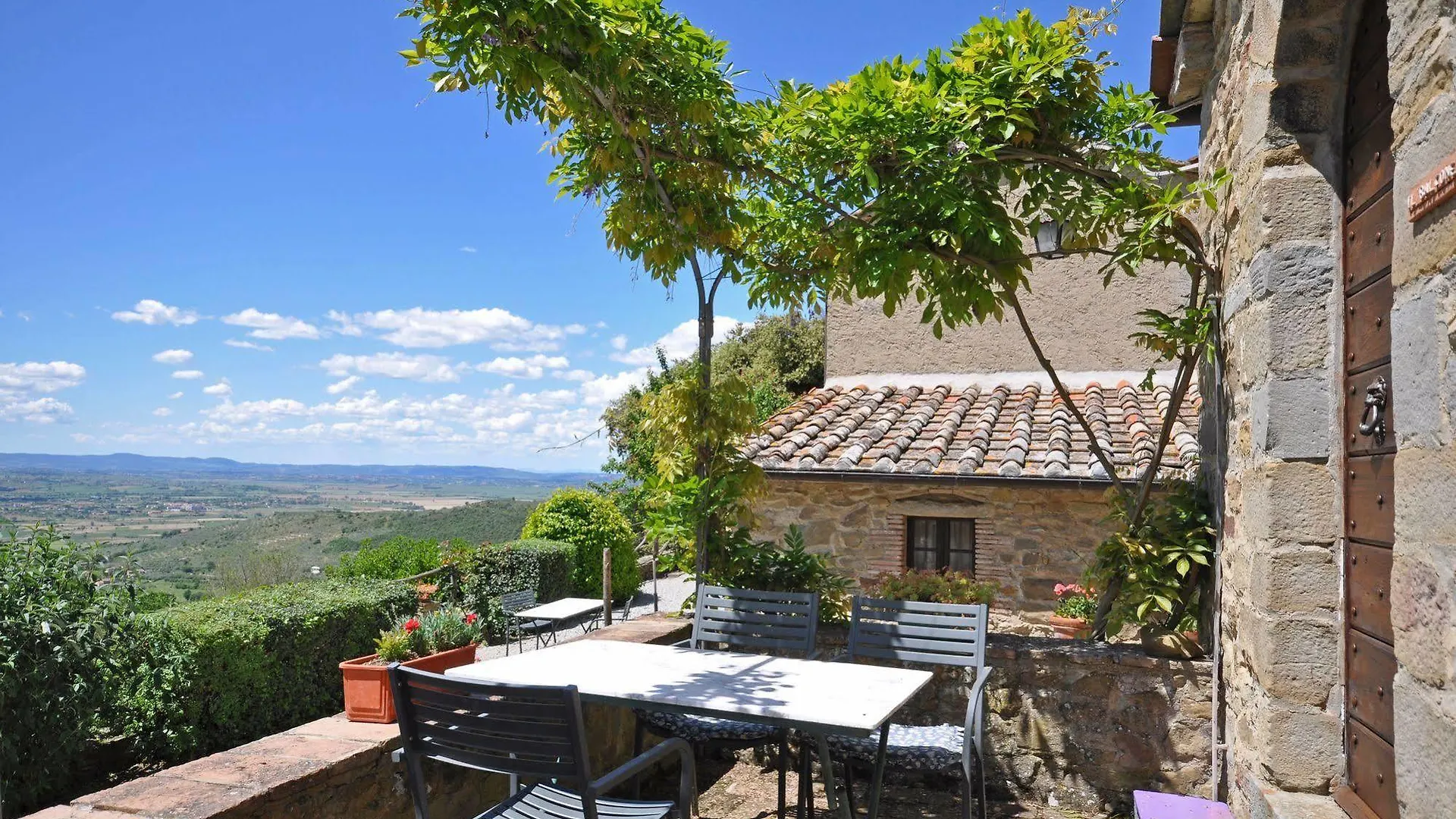 Borgo Del Castagno Guest House Cortona 0*,  Italy